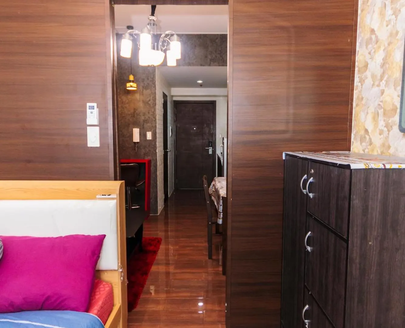 Eccentric Escape Stylish Makati Urban Swim Gym 4034 Lejlighed Manila