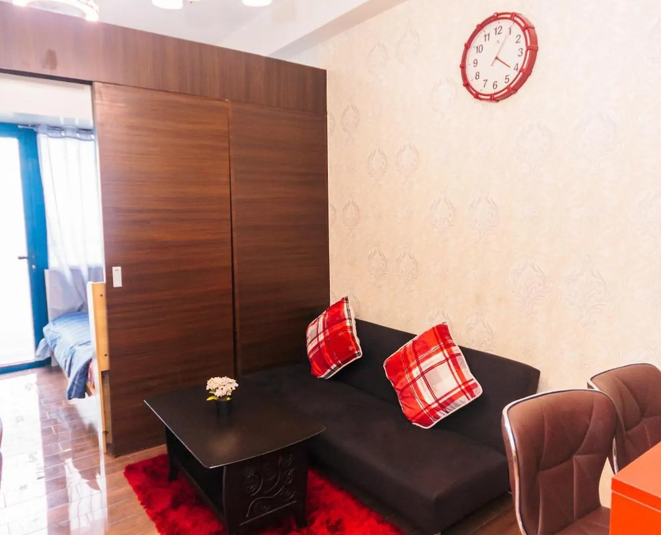 Eccentric Escape Stylish Makati Urban Swim Gym 4034 Lejlighed Manila