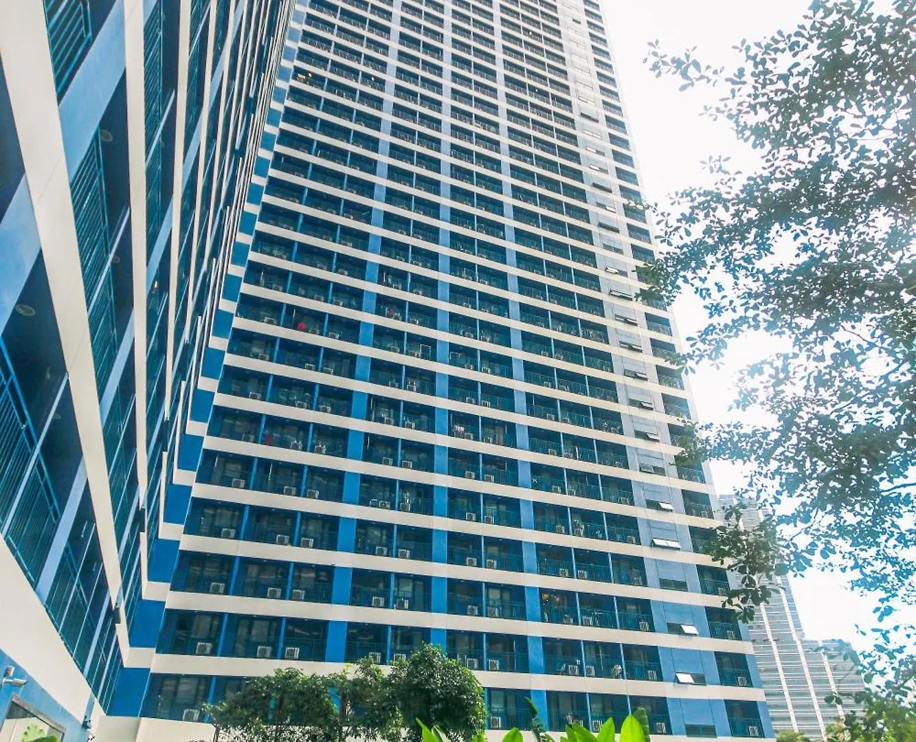 Eccentric Escape Stylish Makati Urban Swim Gym 4034 Apartment Manila