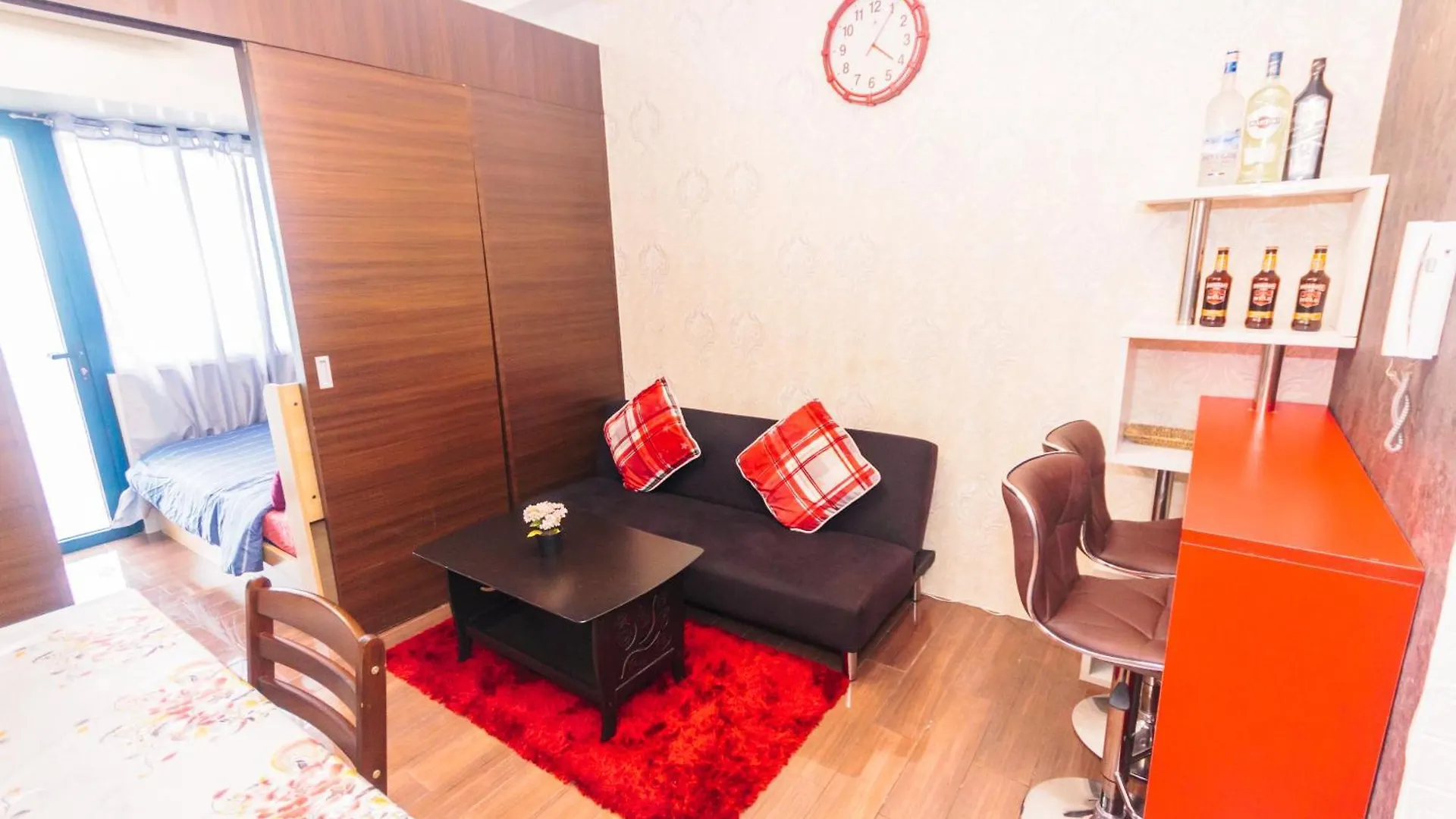 Eccentric Escape Stylish Makati Urban Swim Gym 4034 Apartment Manila 0*,